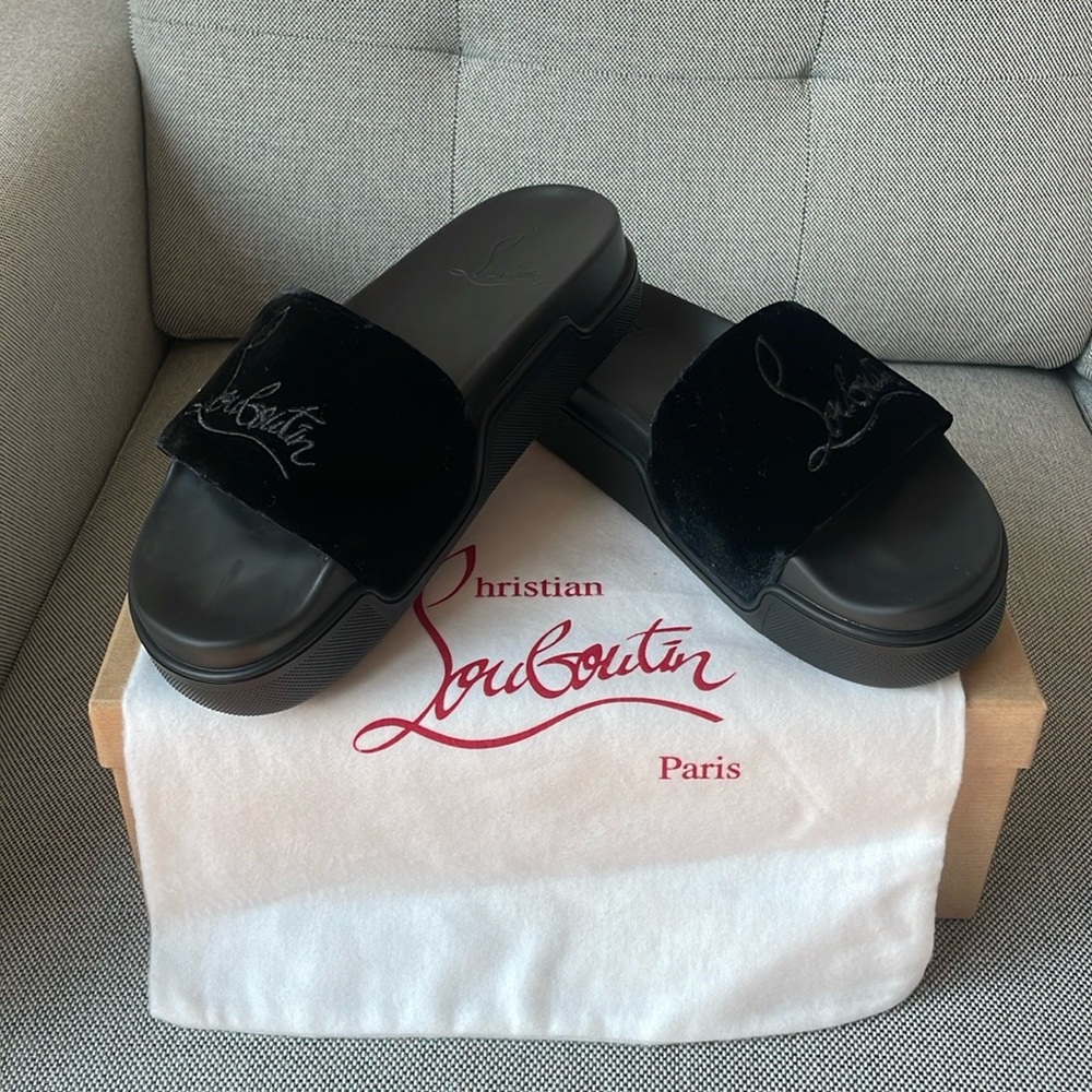 Christian Louboutin Navy Pool Donna Flat